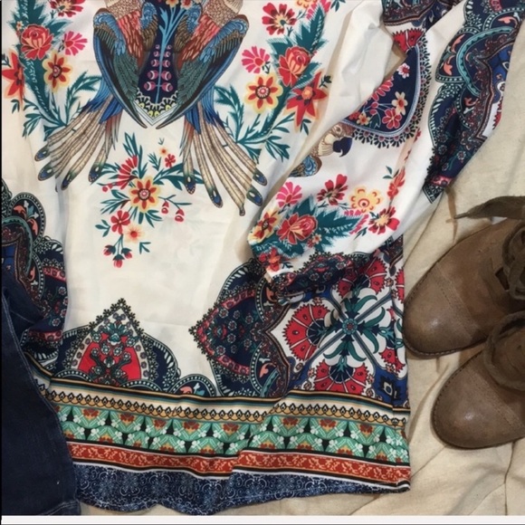 Stellas Bubble Sleeve Blouse - Picture 6 of 6